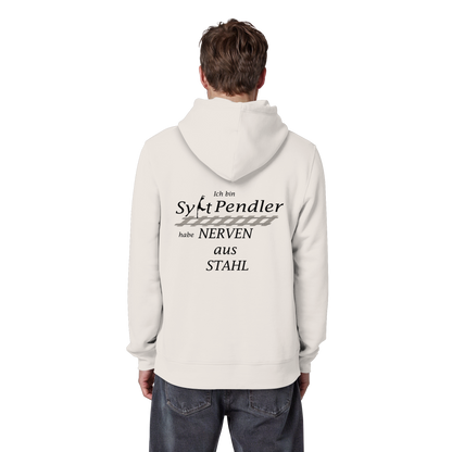 Der Sylt-Pendler ~ Basic Hoodie (Motiv hinten)